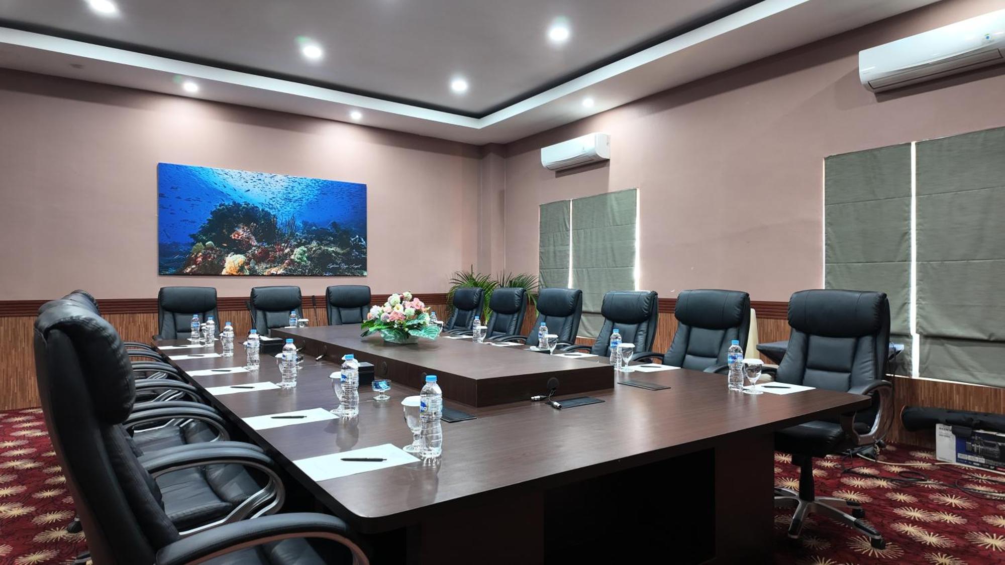 Vega Prime Hotel & Convention Sorong Luaran gambar