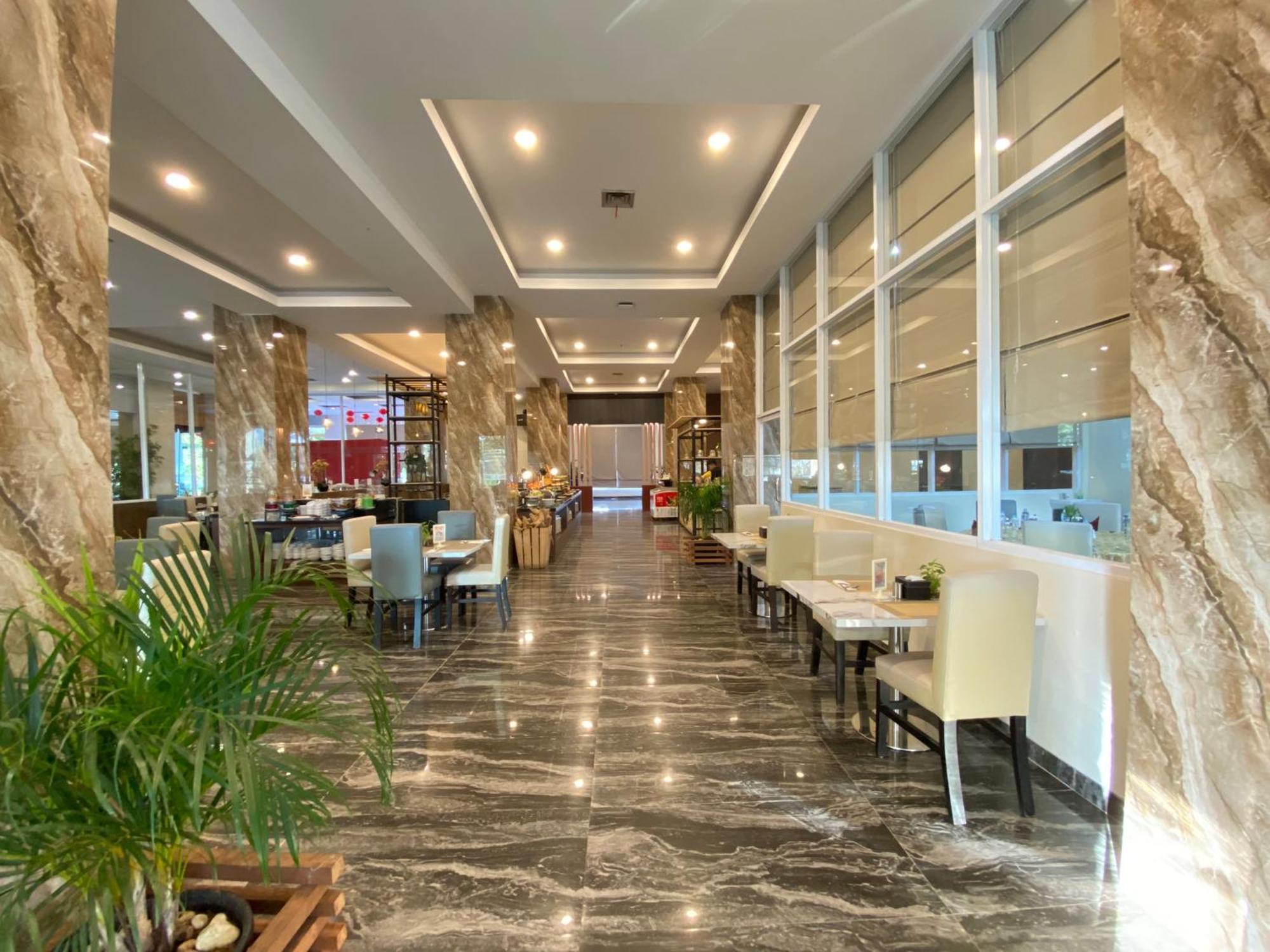 Vega Prime Hotel & Convention Sorong Luaran gambar